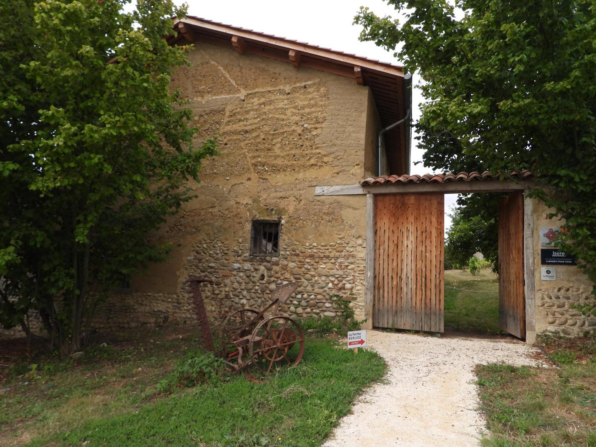 La Cote-Saint-AndreLa Ferme De Berlioz公寓式酒店 外观 照片